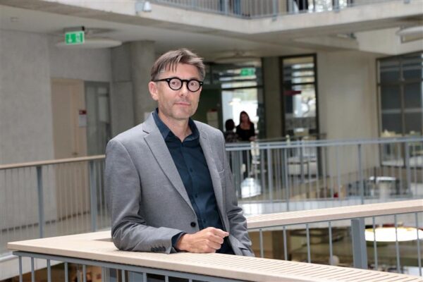 Kes t&auml;idab m&otilde;tlemise &uuml;lesande? Filosoofiast XXI sajandil