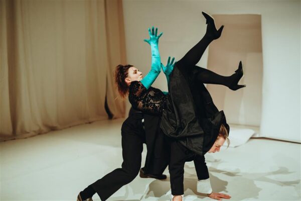 L&auml;vi &ndash; m&auml;lestuste ja unistuste piiril