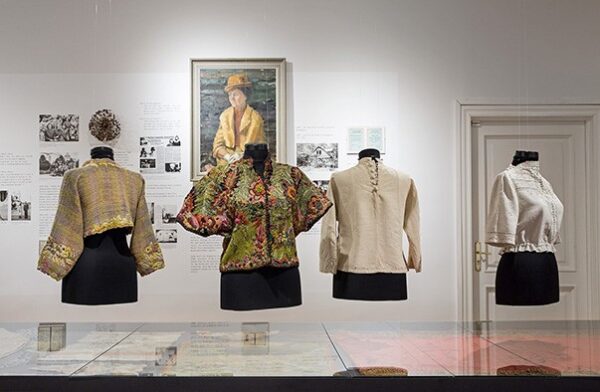 Kuraatorituur näitusel “Vanda Juhansoo. Kunstnik või kummaline naine?” 29. veebruaril