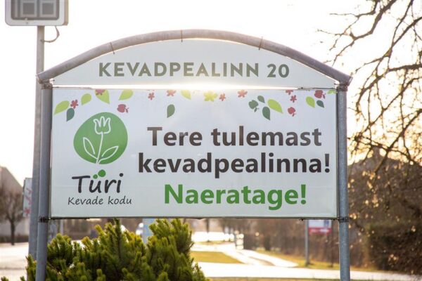 Tuttava linna tuled  – Türi on Pariisi moodi  ja meenutab Montevideod