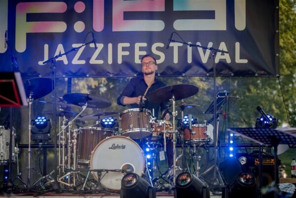 Kaks p&auml;eva dž&auml;ssiperega