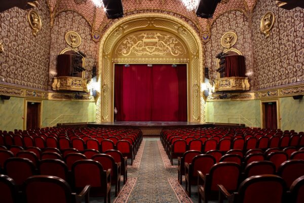 Vene Teatri uus hooaeg algab muusikali „Minu veetlev leedi“ esietendusega