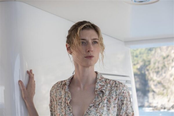 Valge tassikesega must mees videvikumaailmas