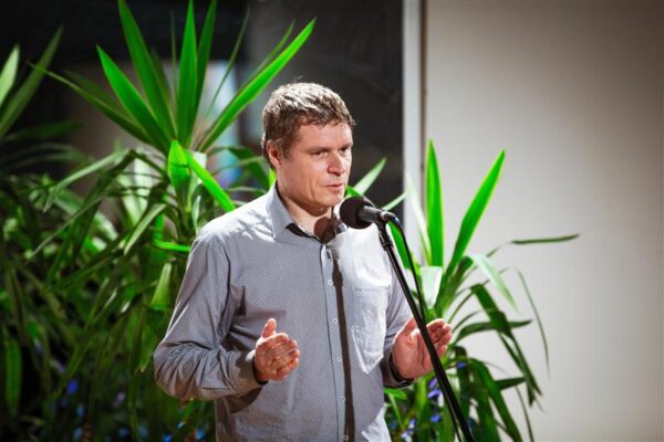 Positiivne askees: p&uuml;hendumine, esivanemad ja &ouml;koerootika