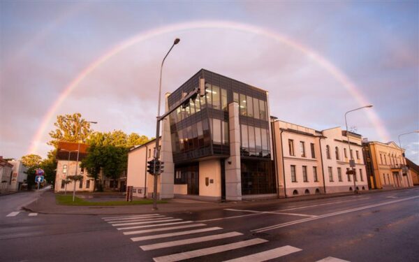 Kuidas t&otilde;lkida  teadusinnovatsiooni humanitaaria keelde?