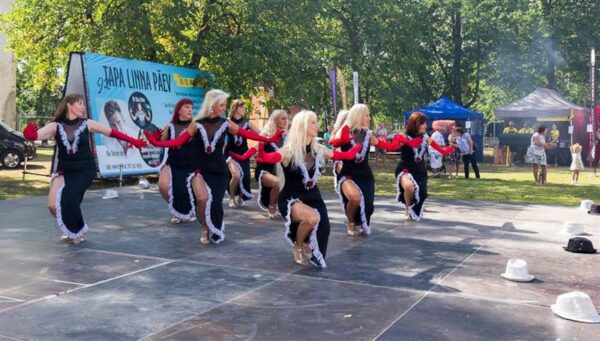 Tuttava linna tuled  – Tapa ei tapa, vaid teeb tugevaks ja rõõmsaks