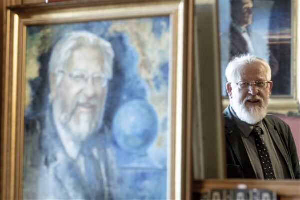 Esimene v&otilde;iks j&auml;&auml;da ainsaks