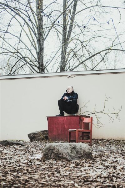 Suitsu nurk III  &ndash; T&otilde;nis Vilu &bdquo;Kaks eri lauset&ldquo;