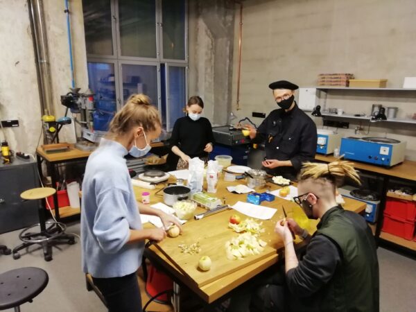 Olulised asjad. Akadeemiline õunakook