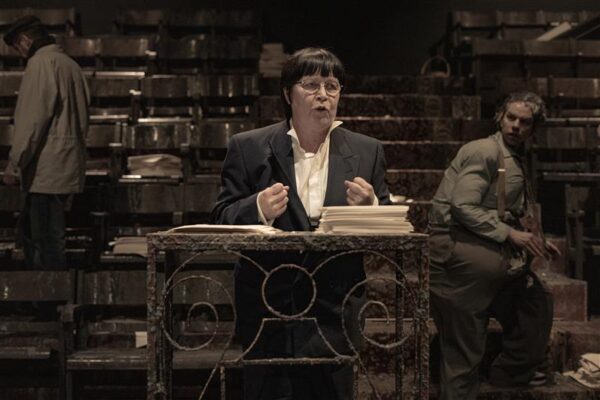 Eesti teatri auhindade laureaadid 2020. aasta loomingu  v&otilde;i pikaajalise silmapaistva t&ouml;&ouml; eest