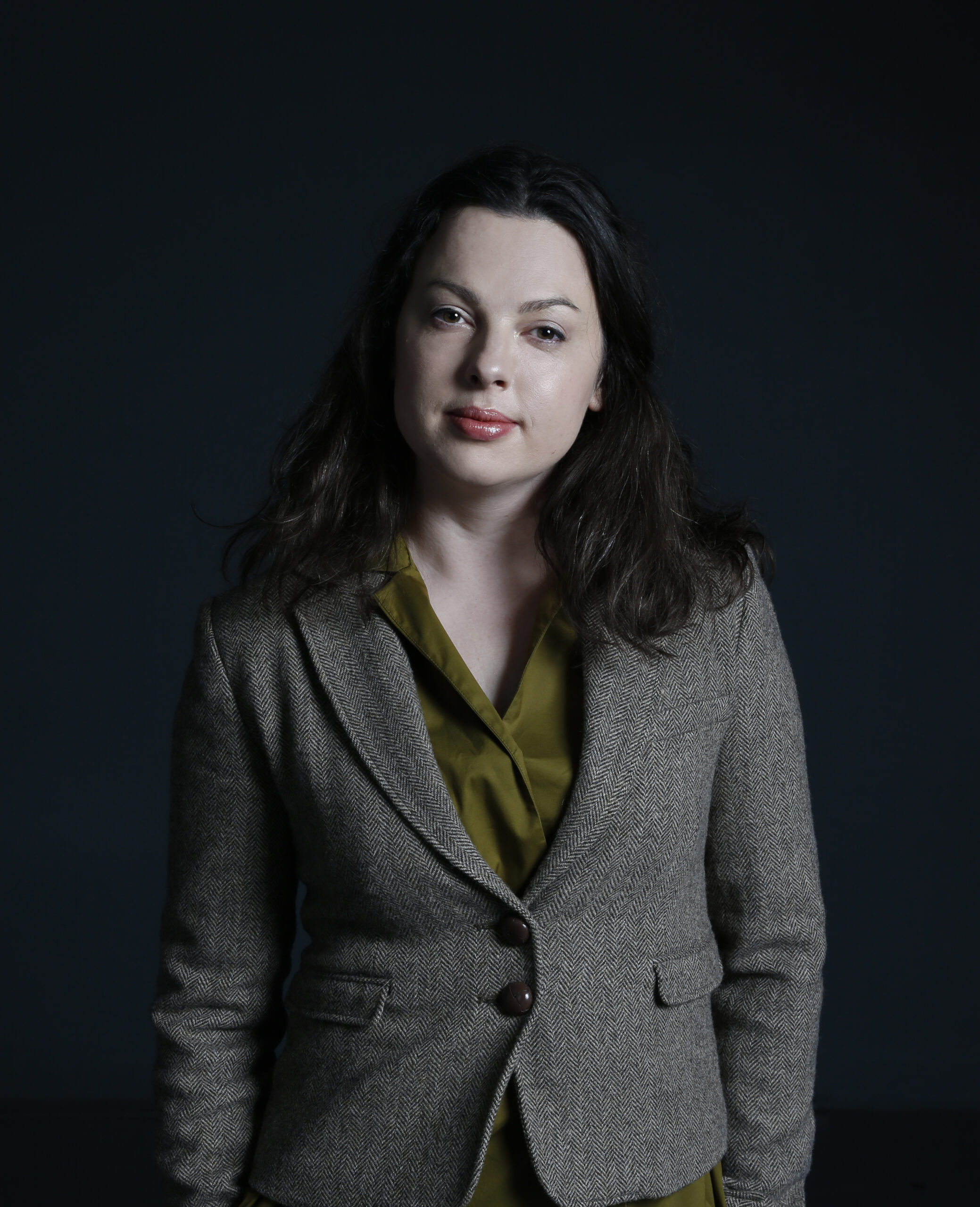 Tui Hirv, laulja, esseist ja pedagoog  