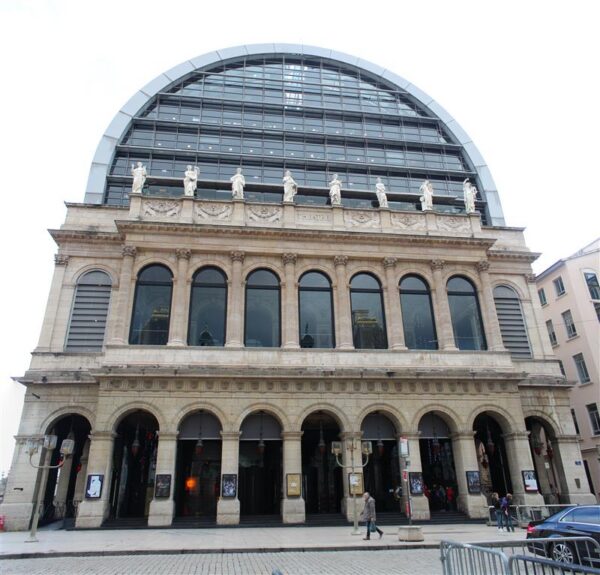 Estoniast, emotsioonideta