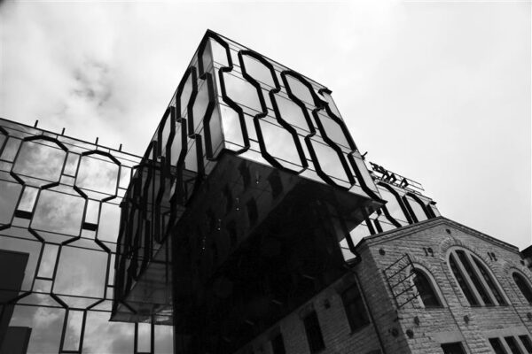 Fassadism &ndash; kas v&auml;&auml;rastav v&otilde;i v&auml;&auml;ristav kompromiss?