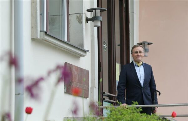 Kuuldused kirjandus&shy;muuseumi surmast on liialdatud