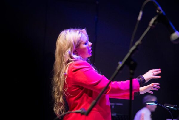 Dž&auml;ssirahva kauaoodatud taaskohtumine publikuga