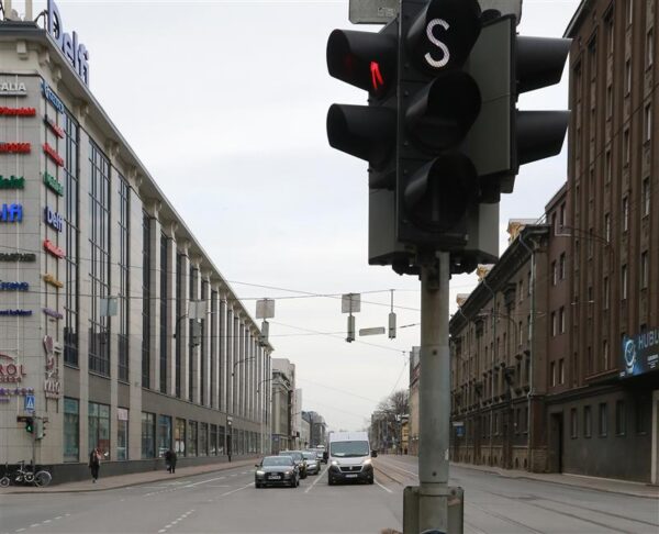 T&auml;nav, teeinsener ja jalgratas