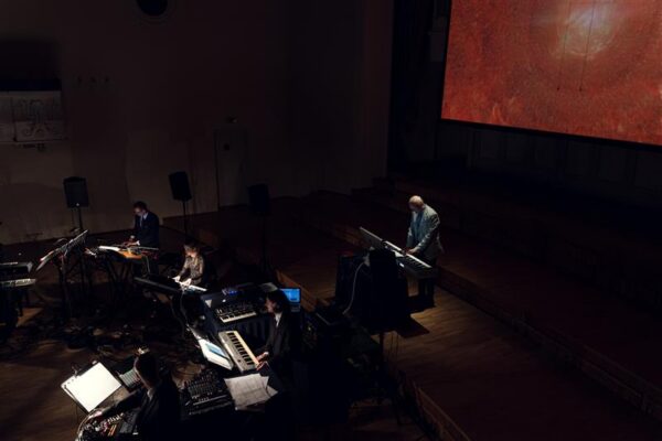 Prānāyāma l&auml;bi EMA ninas&otilde;&otilde;rme*