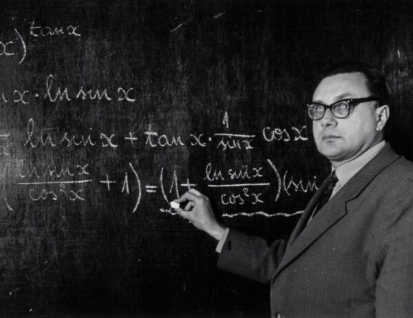 Koorikud, lainikud ja kaos. Akadeemik &Uuml;lo Lepik 100!