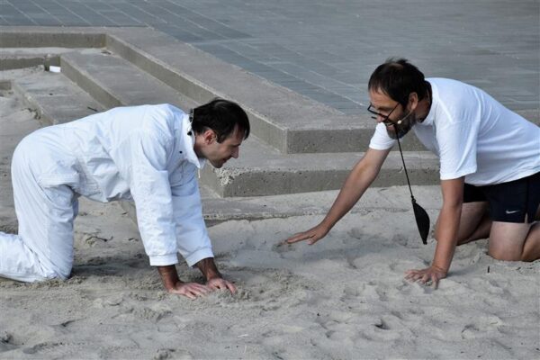 L&auml;bi raskuste absurdi poole