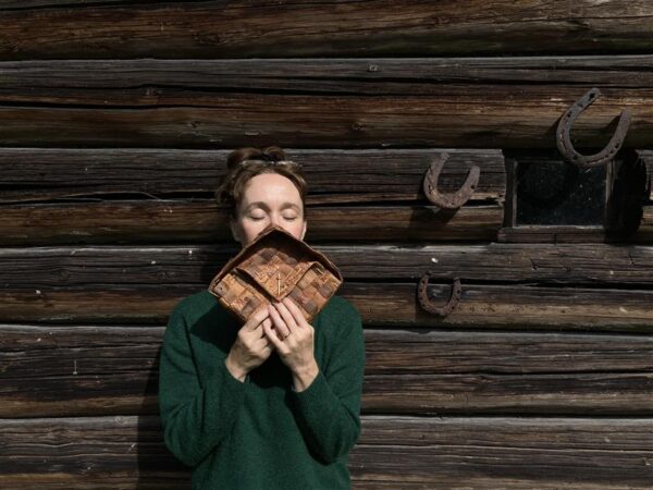 Auhind  &ndash; Aasta kirjanik 2021 on Eva Koff