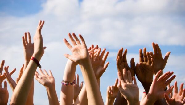 &Uuml;lbus kosmilisel skaalal