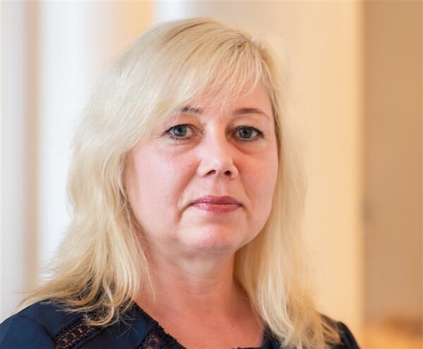 Pealelend  &ndash; Helika M&auml;ekivi,  Eesti Keeletoimetajate Liidu esimees