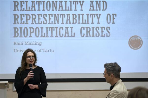 Biopoliitiline l&auml;bikukkumine. Koroonast humanitaari pilguga