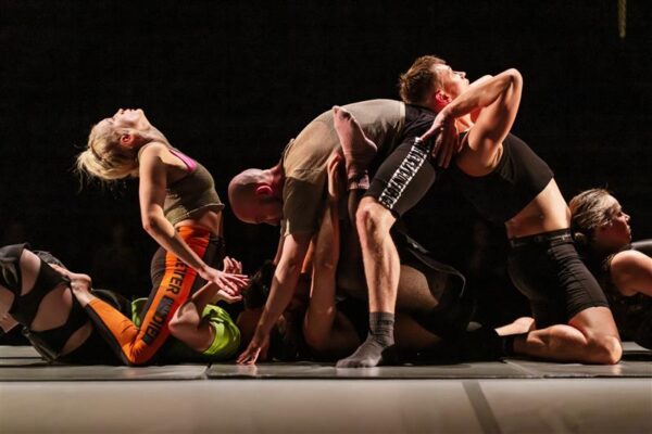 Lausvaledele ehitatud kunst