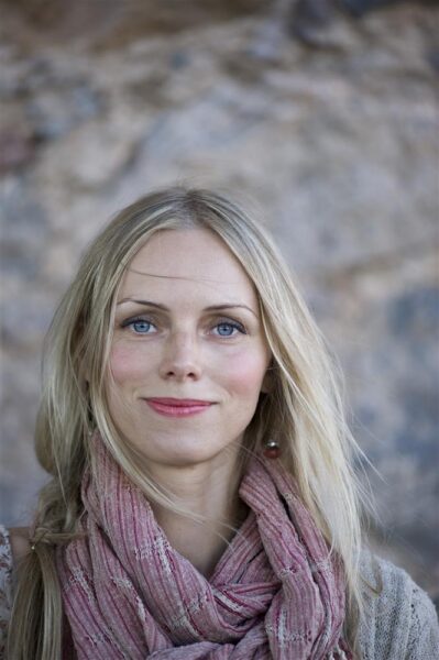 Suitsu nurk XII  &ndash;Kristiina Ehini &bdquo;*sel aastavahetusel Tallinn-Moskva rongis&ldquo;