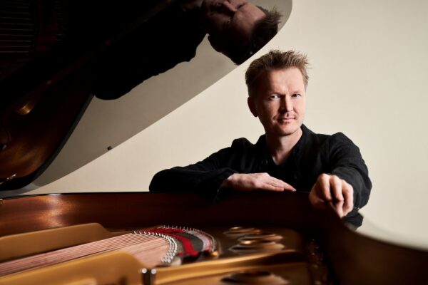 Uus sari: esimene „Autoritund“ toob rambivalgusesse Kristjan Randalu