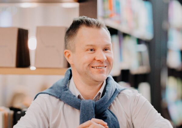 Kust jookseb luules piir kunsti ja kit&scaron;i vahel?