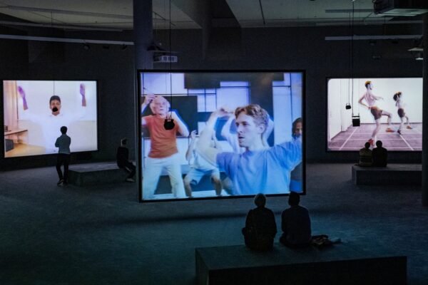 Kaasaegse kunsti tippnäituse lõpunädal Kumus pakub mitmekülgseid sündmusi