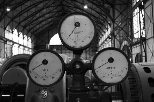 Teel s&uuml;sinikust vabaks II. M&auml;ngureeglid ehk elektriturg