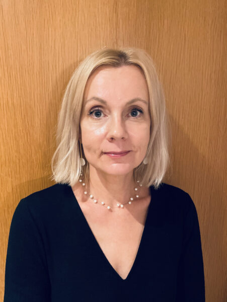 Pealelend  &ndash; Merike Kurisoo, Eesti Kunstiteadlaste ja Kuraatorite &Uuml;hingu esimees