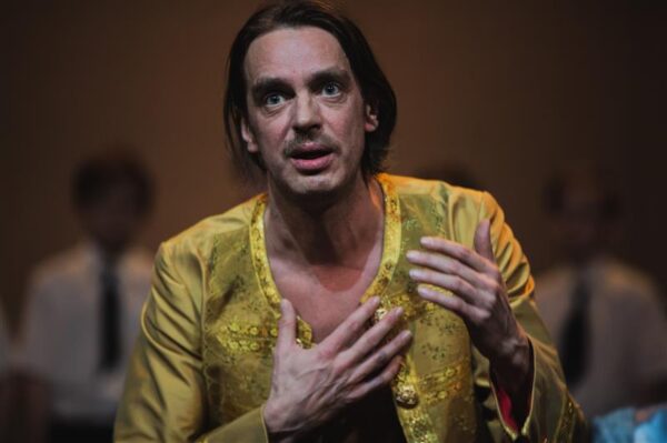 Eesti teatri auhindade nominendid 2021. aasta loomingu  v&otilde;i pikaajalise silmapaistva t&ouml;&ouml; eest