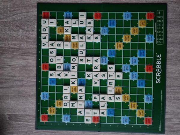 L&auml;tlased eestlastest ometi ka milleski ees