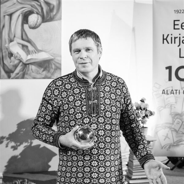 Suitsu nurk XIV  &ndash; Hasso Krulli &bdquo;millal emme koju tuleb&ldquo;