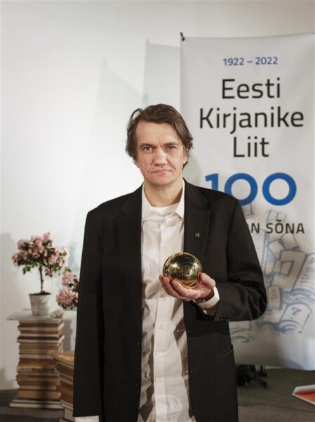 Elada v&otilde;i l&auml;bi m&auml;ngida?