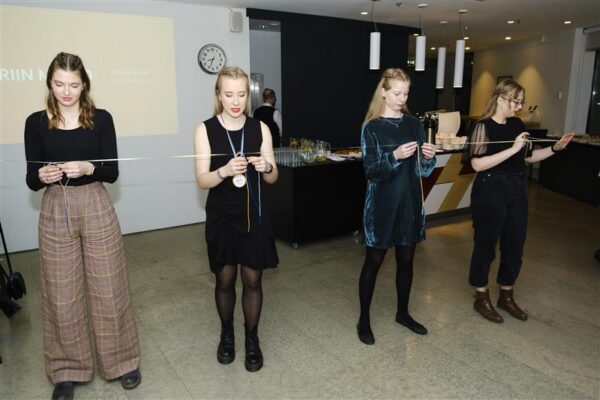 Sõõm helgust sõjakevadel