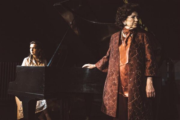 K&auml;bi Laretei elu kui Tuhkatriinu-lugu