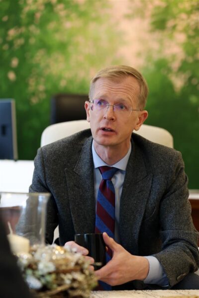 R&auml;ndeminister andis aru