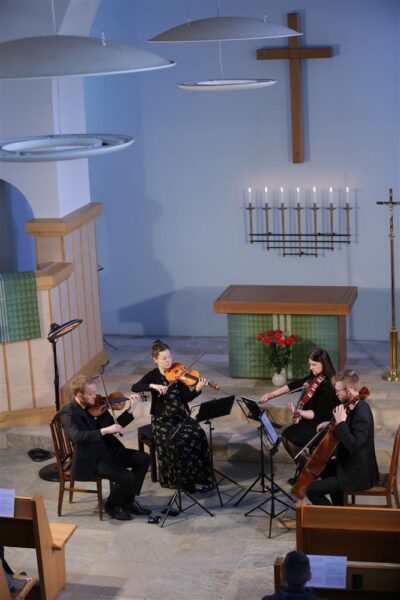 Üksinduse kooskõlad neljakesi