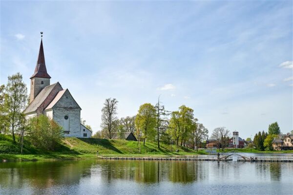 Tuttava linna tuled – Maapealne paradiis