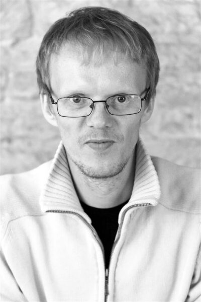 Pealelend  &ndash; Eik Hermann, Ehituskunsti peatoimetaja