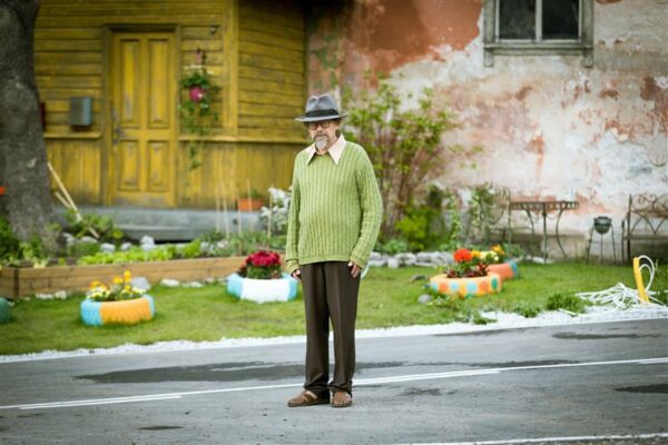 V&auml;ikene &otilde;hupall lendab k&otilde;rgele &auml;ra
