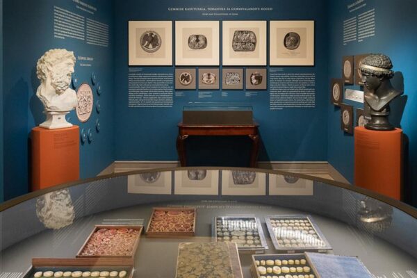 N&auml;htamatud naised