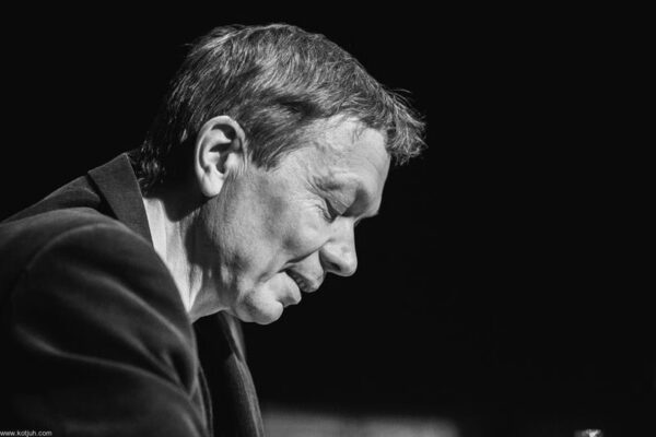 Filosoofiaprofessori surm ja kirjanduse ülesanne