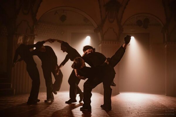 Kaose positiivsus ja metamorfoosi resonants