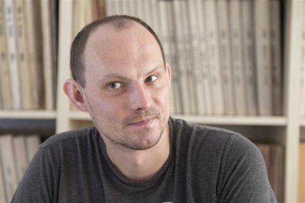 Pealelend  &ndash; Ott Karulin, teatrikriitik