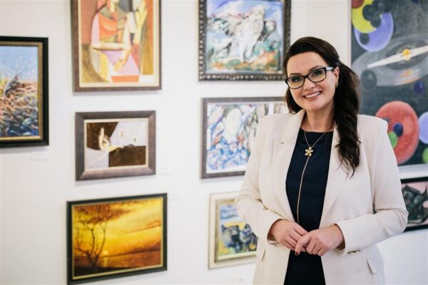 Pealelend &ndash; Kristiina Radevall,   Vernissage&rsquo;i galerii juhataja